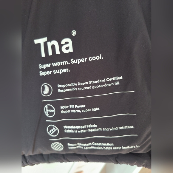 Aritzia, TnA, The Super Puff™ - cliMATTE™, XS Black - Picture 15 of 15